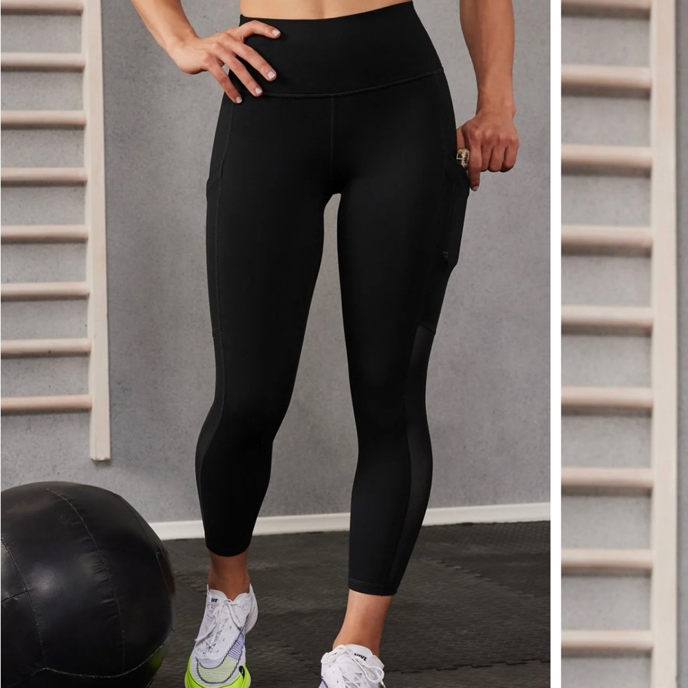 Fabletics On-The-Go PowerHold® High-Waisted Capri